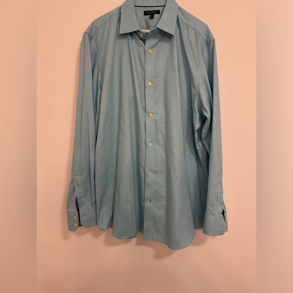 Banana Republic Men’s XL non - iron slim fit blue button down shirt - Picture 4 of 6